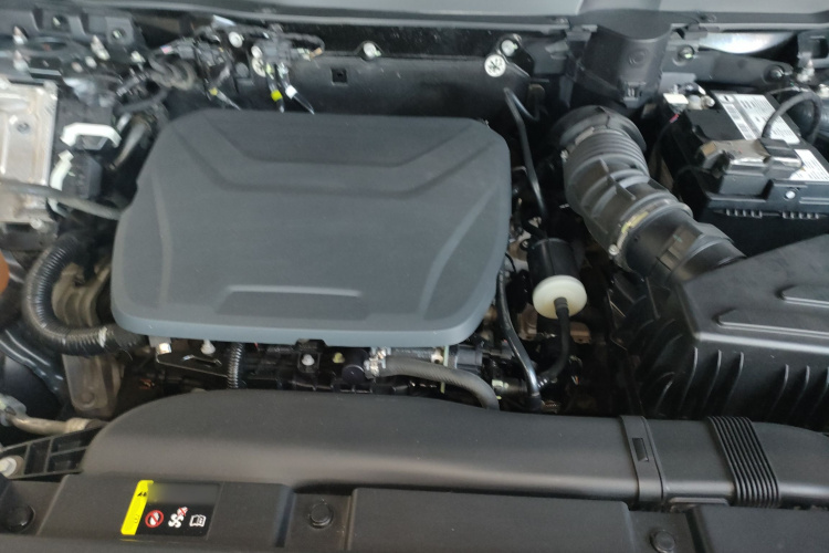 哈弗大狗 2022款 1.5T DCT两驱马犬版机舱底盘24