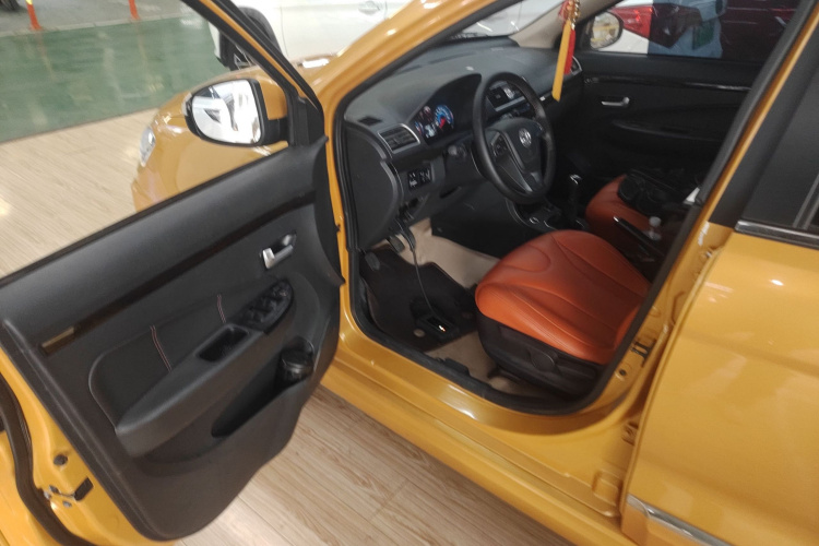 东风风光 风光370 2016款 1.5L 手动豪华型SFG15-05 7座中控内饰7003