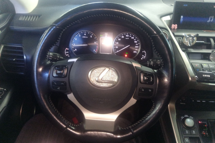 雷克萨斯NX 2015款 200 前驱 锋行版中控内饰13