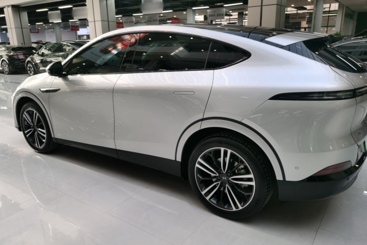 小鹏G6 2023款 580 长续航 Max车身外观4