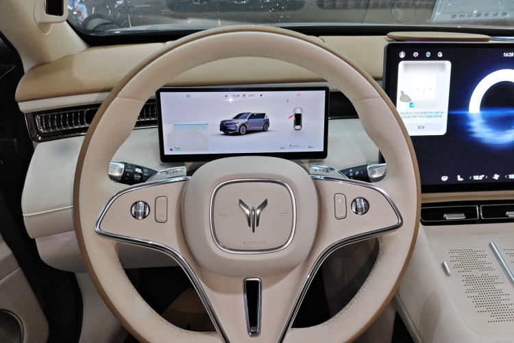 岚图汽车 岚图FREE 2025款 FREE+ 四驱乾崑版中控内饰13