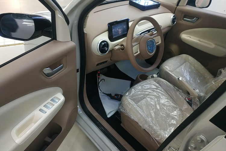 五菱汽车 宏光MINIEV 2025款 四门版 进阶款中控内饰7003