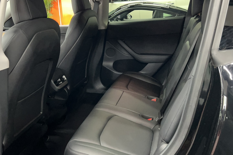 特斯拉 Model Y 2021款 标准续航后驱版中控内饰7001