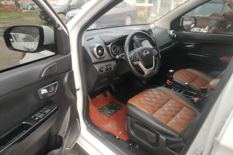 SWM斯威汽车 SWM斯威X3 2017款 1.5T 手动时尚型中控内饰7002