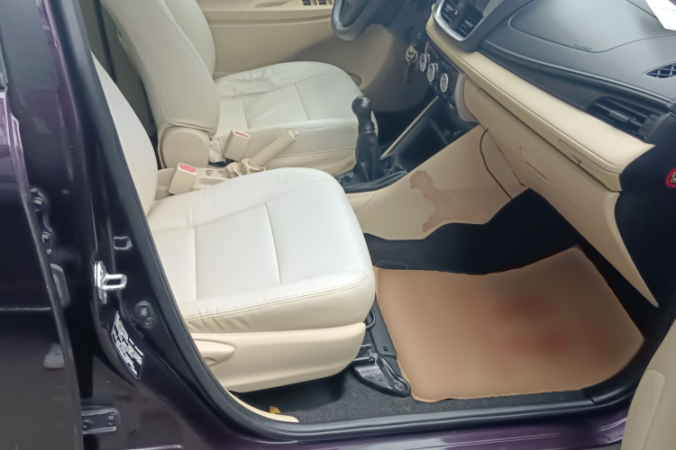 丰田 威驰 2017款 1.5L 手动创行版局部细节41