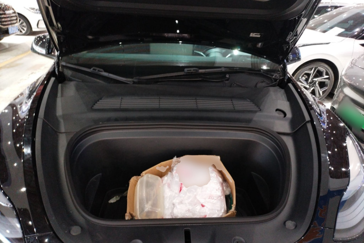 特斯拉 Model Y 2022款 改款 长续航全轮驱动版局部细节24