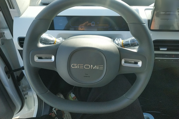 吉利银河 2024款 熊猫mini 200km 耐力熊中控内饰13