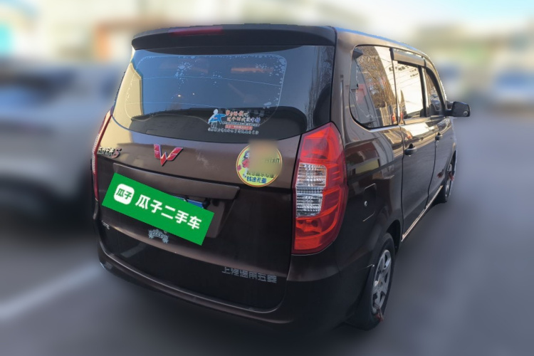 五菱汽车 五菱宏光 2015款 1.5L S 基本型国V车身外观7