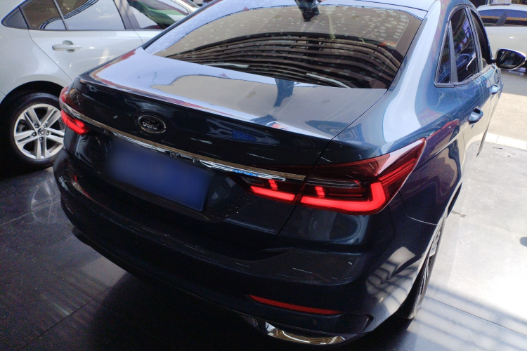 福特 福睿斯 2021款 1.5L 自动钻石版车身外观7