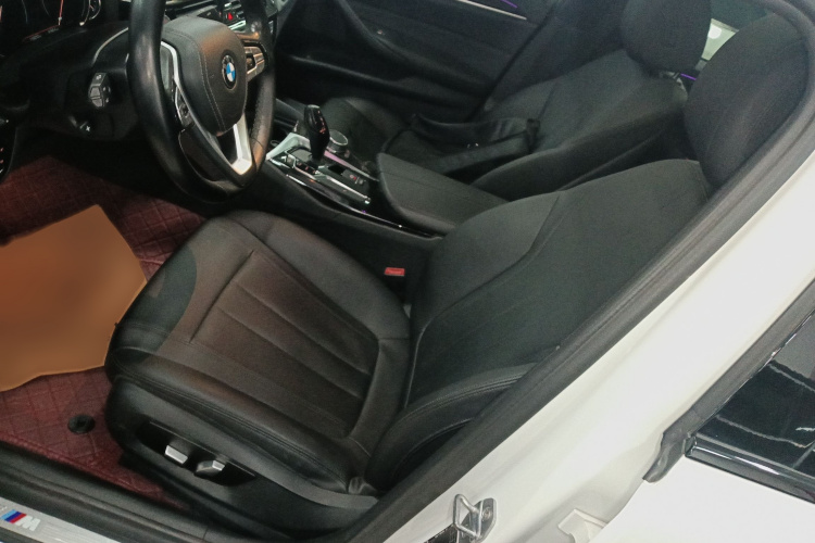 宝马5系 2018款 525Li M运动套装局部细节19