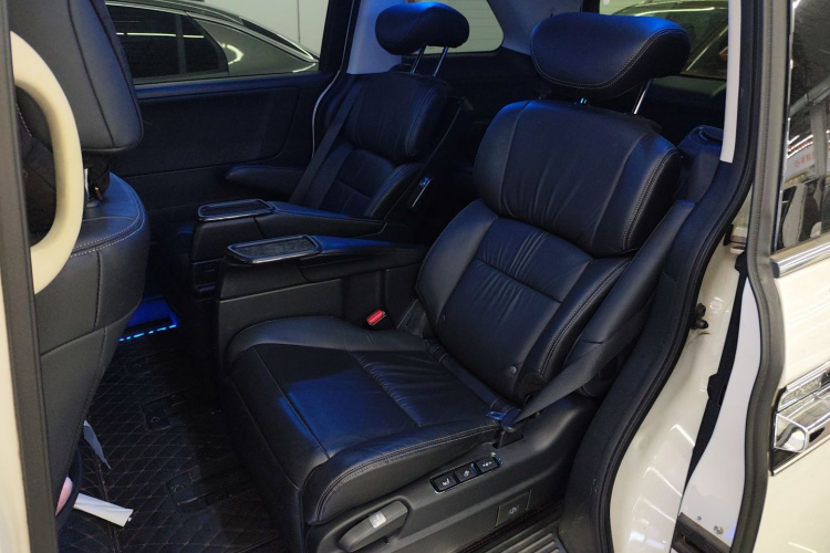 本田 艾力绅 2016款 2.4L 豪华版中控内饰21