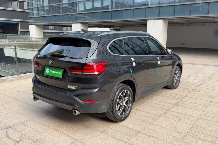 宝马X1 2022款 sDrive25Li 领先型车身外观6005