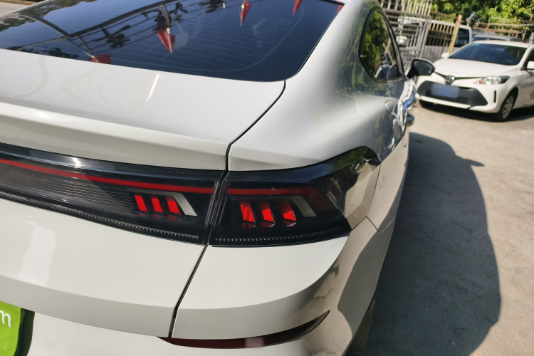 大众 2025款 凌渡L 280TSI DSG炫辣版车身外观9