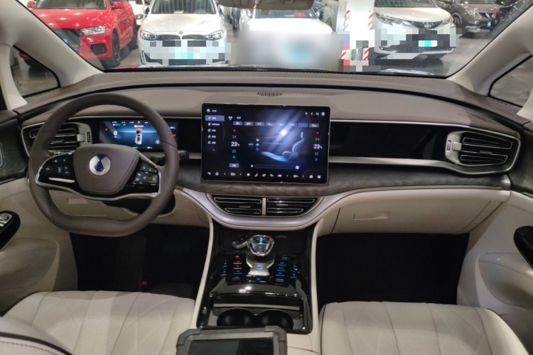 腾势D9 2024款 EV 620 尊享型中控内饰12