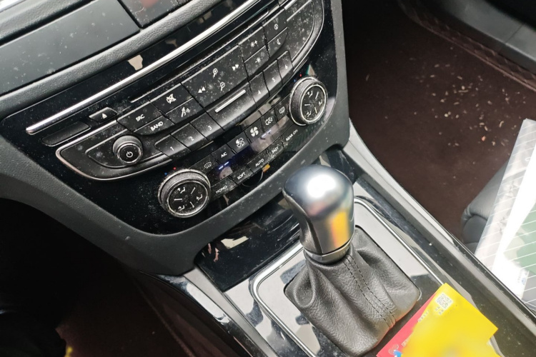 标致508 2013款 2.0L 两周年纪念 自动智享版局部细节18