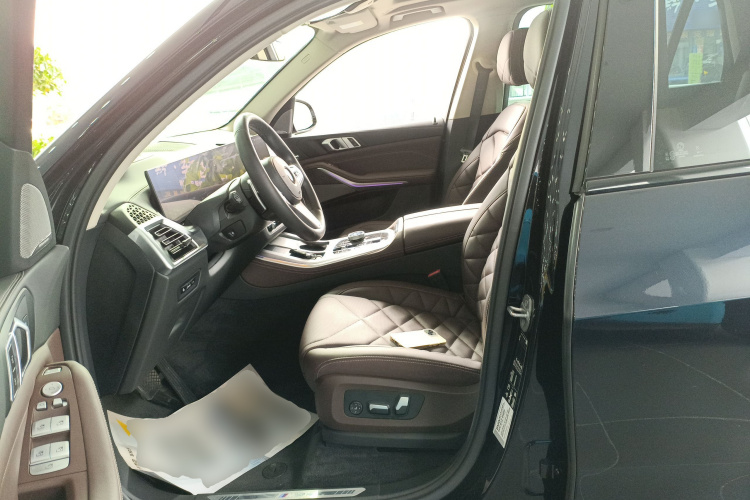 宝马X5 2023款 xDrive 30Li 尊享型M运动曜夜套装局部细节19