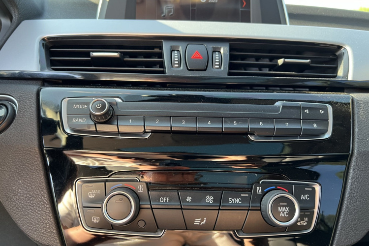 宝马X1 2019款 sDrive20Li 领先型中控内饰7003