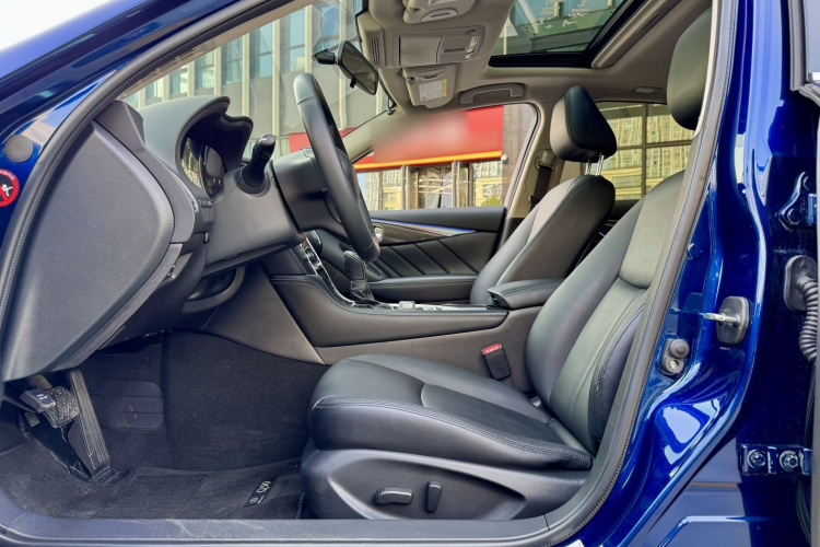 英菲尼迪Q50L 2018款 2.0T 舒适版 国VI中控内饰7005