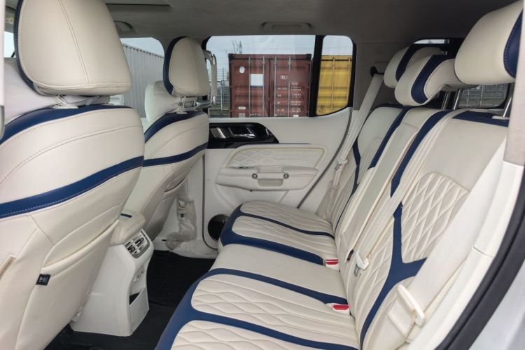 超境汽车 共创坦克300 2021款 2.0T 赛博坦克中控内饰7003