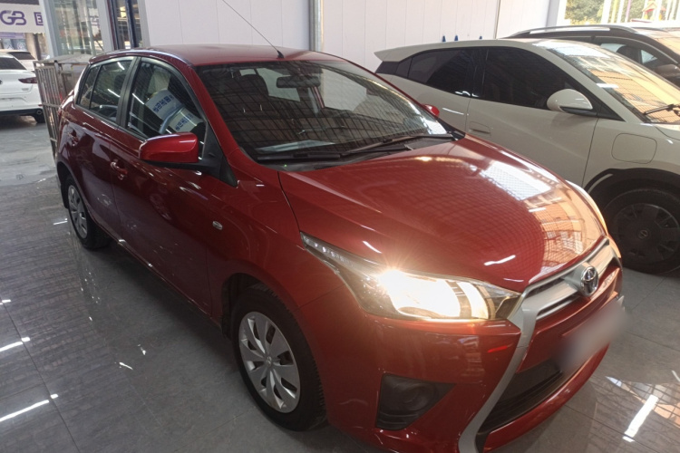 丰田 YARiS L 致炫 2015款 1.5E 自动魅动版车身外观3