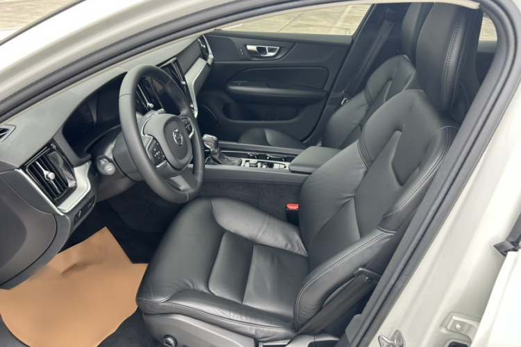 沃尔沃S60 2020款 T4 智逸豪华版车身外观6005