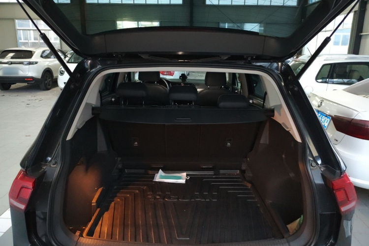 大众 途观L 2018款 330TSI 自动两驱舒适版机舱底盘23