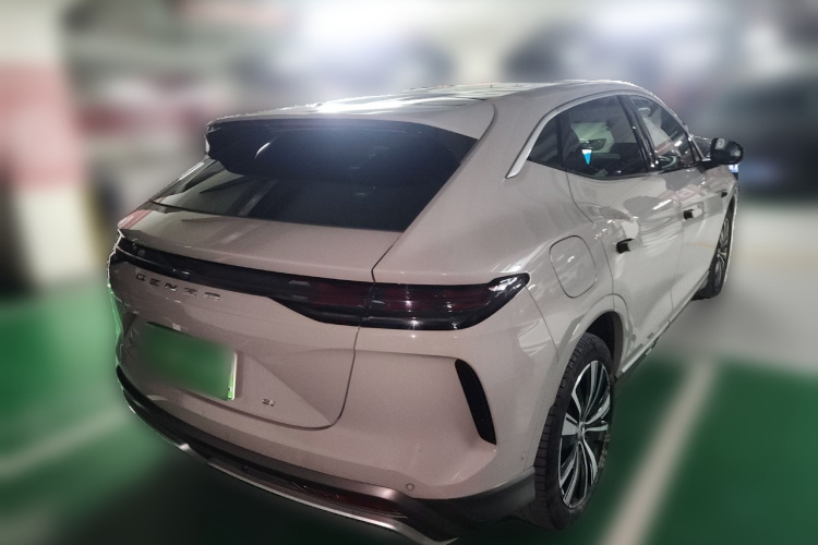 腾势N7 2024款 702 智驾Pro版车身外观7