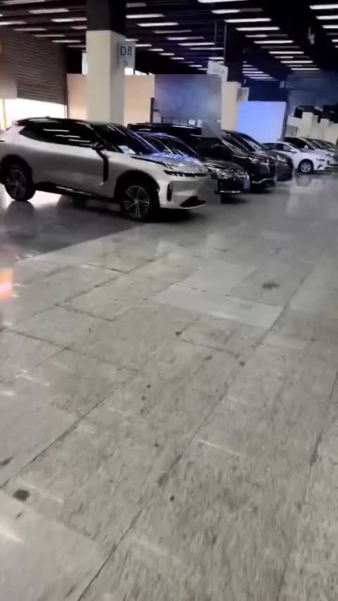 领克08 EM-P 2023款 120km 长续航Halo讲解1