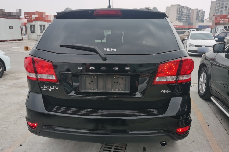 道奇 酷威 2015款 2.0TD 四驱尊尚版车身外观6