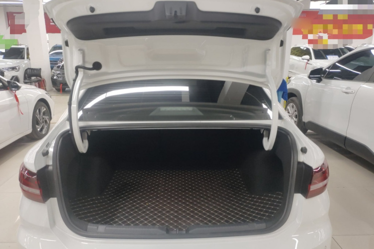 大众 朗逸 2024款 300TSI DSG满逸版机舱底盘23