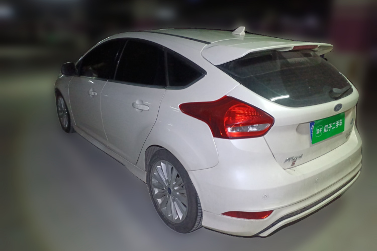 福特 福克斯 2018款 两厢经典 EcoBoost 180 自动运动型车身外观5