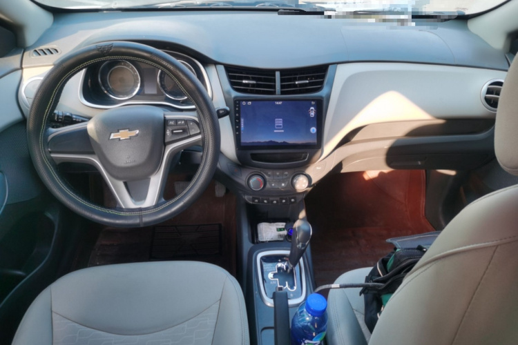 雪佛兰 2015款 赛欧3 1.5L AMT幸福天窗版中控内饰12