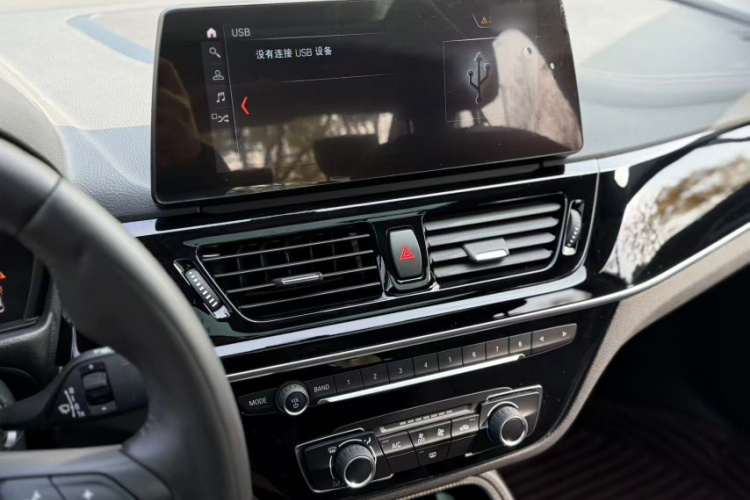 宝马1系 2022款 120i M运动曜夜版中控内饰7001