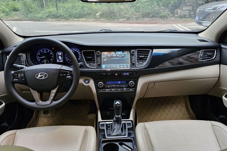 现代 名图 2014款 1.8L 自动智能型GLS中控内饰7001