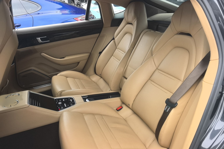 保时捷 2017款 Panamera 行政加长版 3.0T中控内饰7007