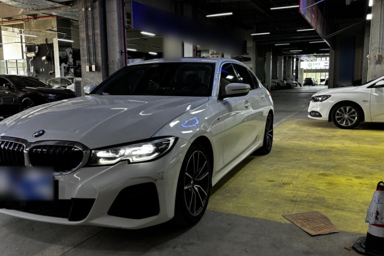 宝马3系 2021款 320Li M运动套装车身外观6013