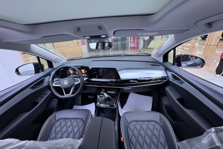 大众 揽境 2025款 380TSI 四驱豪华佳境Pro  众享款 6座中控内饰7001