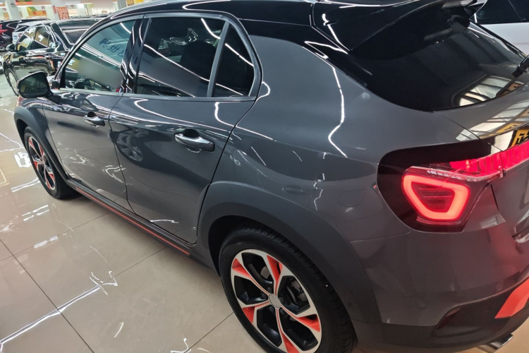 领克02 2019款 1.5T DCT两驱耀Pro版 国VI车身外观6002