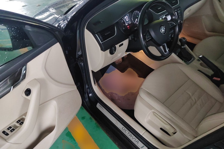 斯柯达 明锐 2016款 1.6L 自动智行版中控内饰20