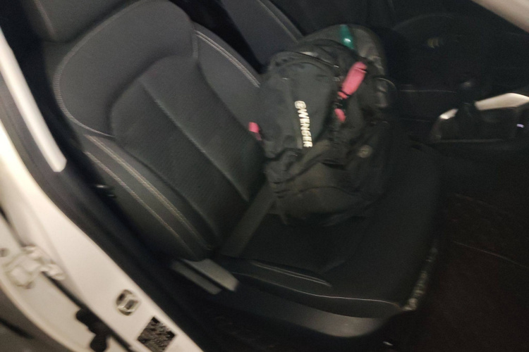 荣威RX3 2020款 1.6L 手动超爽进取版局部细节41