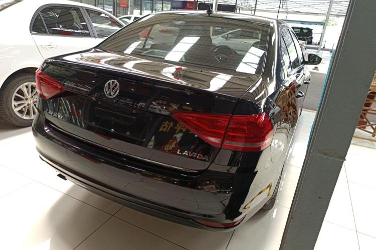 大众 朗逸 2015款 1.6L 自动舒适版车身外观7