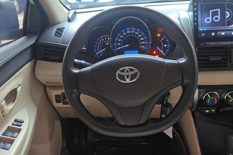 丰田 威驰 2014款 1.5L 自动智臻版局部细节13