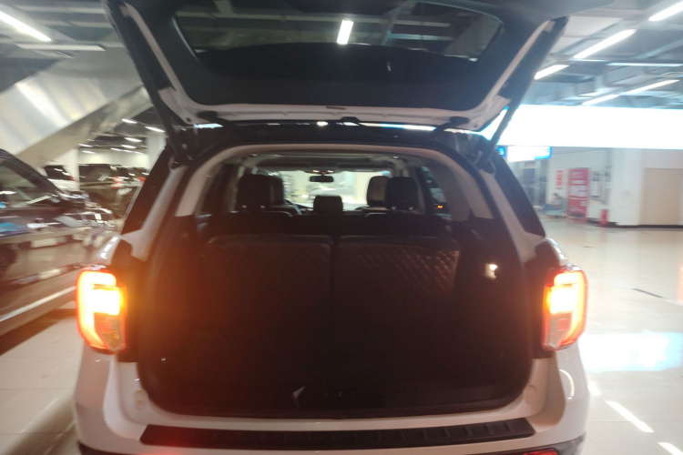 福特 探险者 2020款 EcoBoost 285 四驱风尚版 7座局部细节23