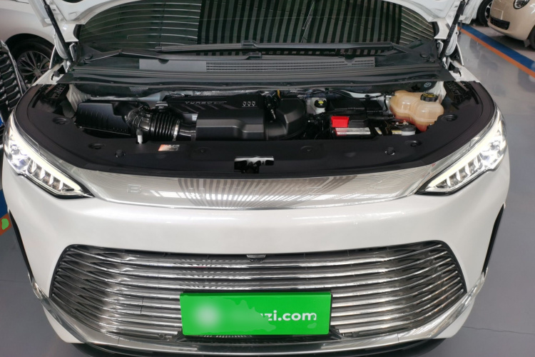 别克 世纪 2023款 2.0T 七座臻享款机舱底盘24