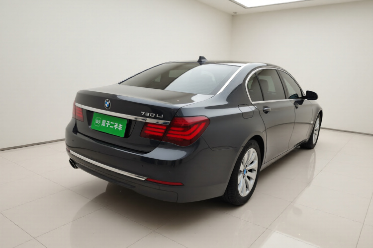 宝马7系 2013款 730Li 领先型车身外观7