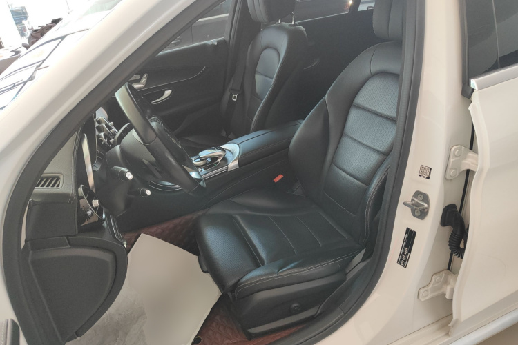 奔驰C级 2018款 C 200 L 运动版局部细节19