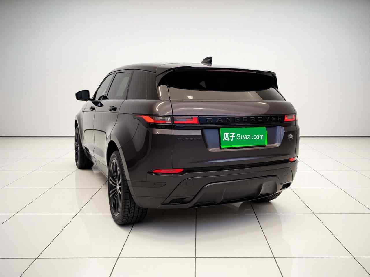 路虎 2024款 揽胜极光L HSE 凝光限定版(3)