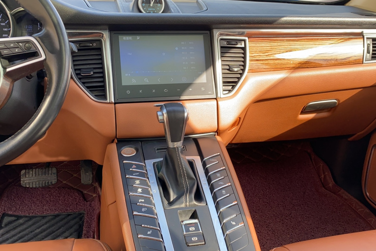 众泰SR9 2017款 2.0T 自动极致之梦版中控内饰7005