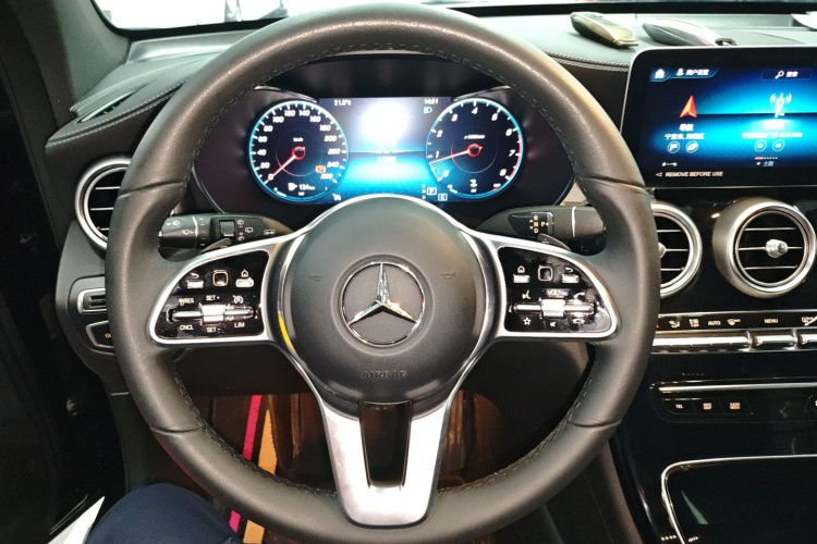 奔驰GLC 2022款 改款三 GLC 260 L 4MATIC 动感型中控内饰13