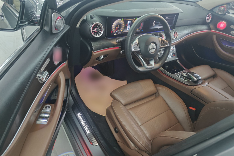 奔驰E级 2018款 E 200 L 运动型 4MATIC中控内饰20